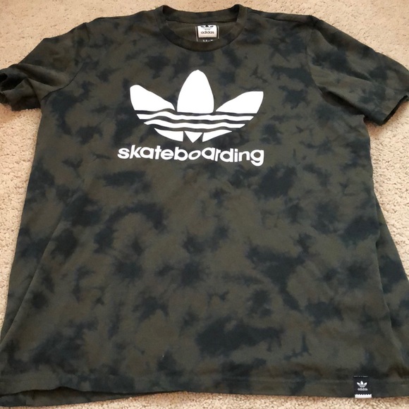 Adidas T-shirt - Picture 3 of 3